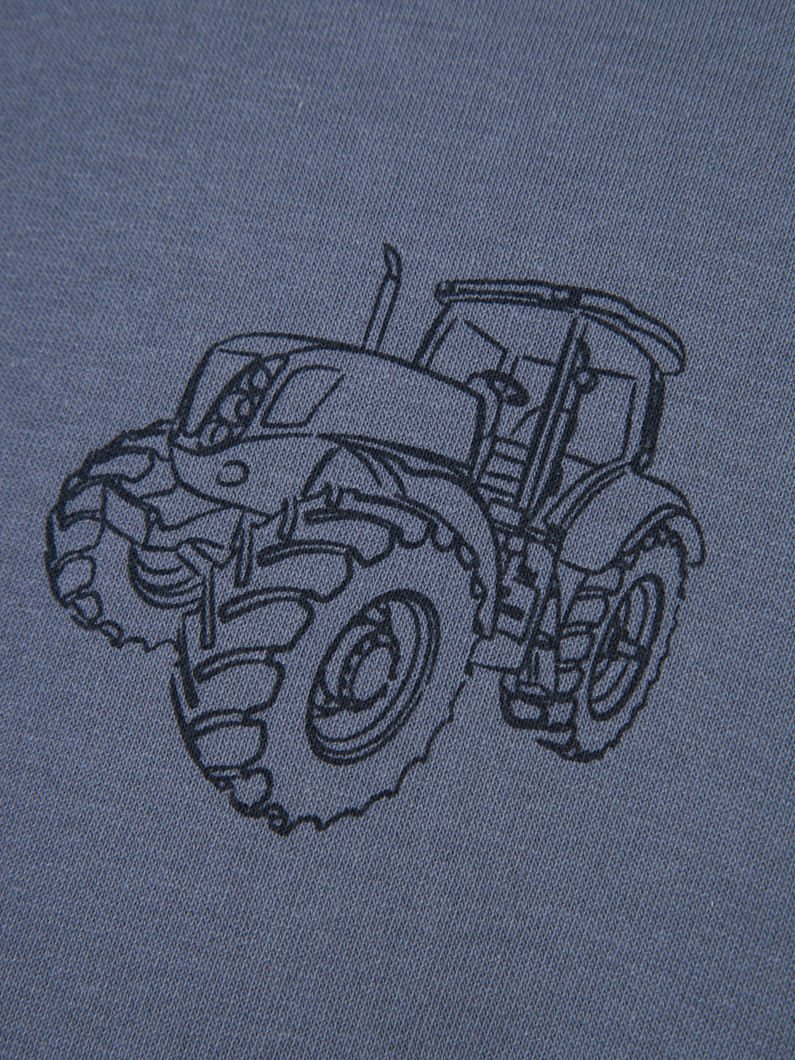 model_shot-front_full